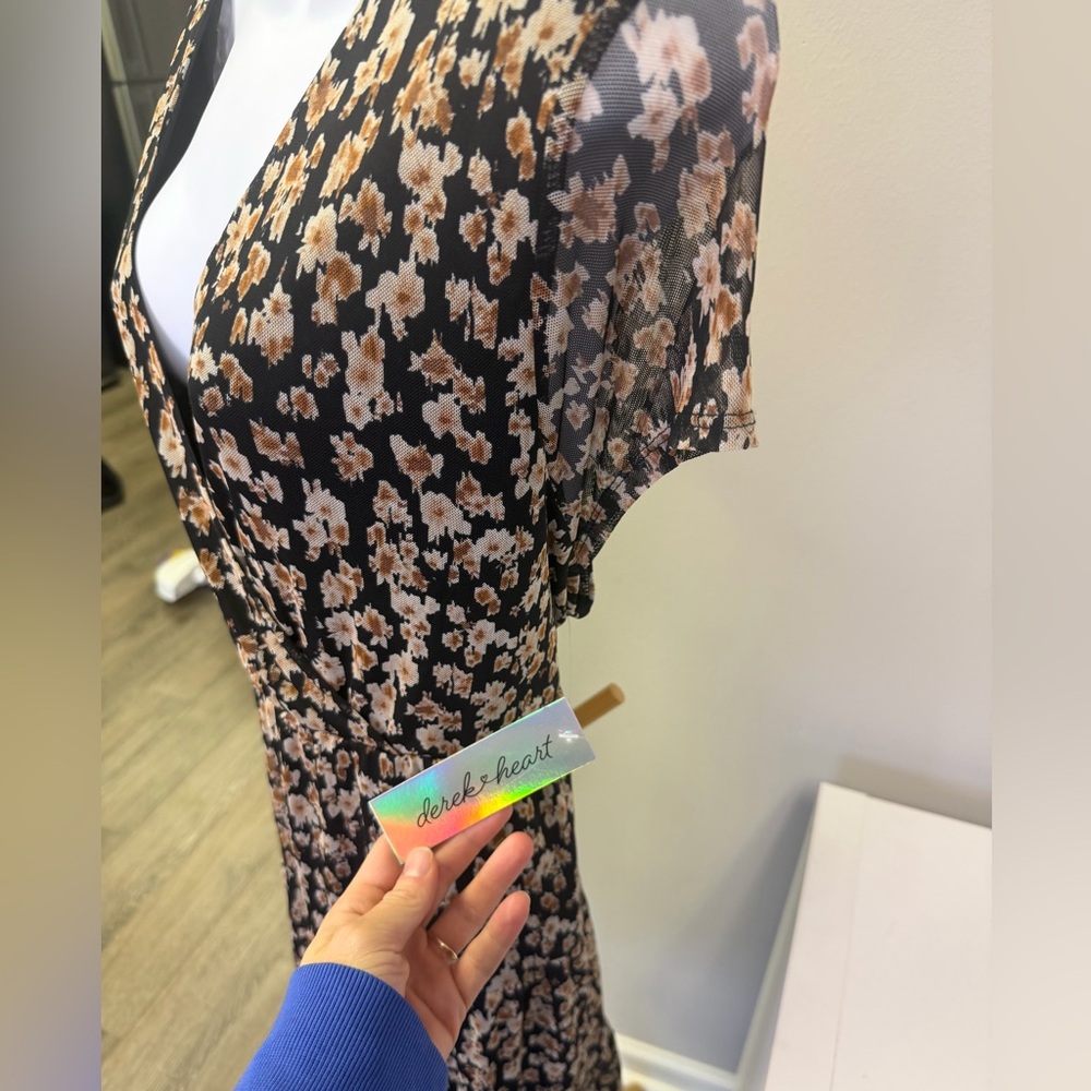 NWT Derek Heart Black and Tan Floral Mini Dress Size 3X - Picture 5 of 6